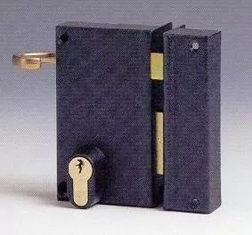 Serrure verticale tirage pour cylindre européen